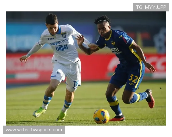 维罗纳2-2逼平那不勒斯，保级希望重燃